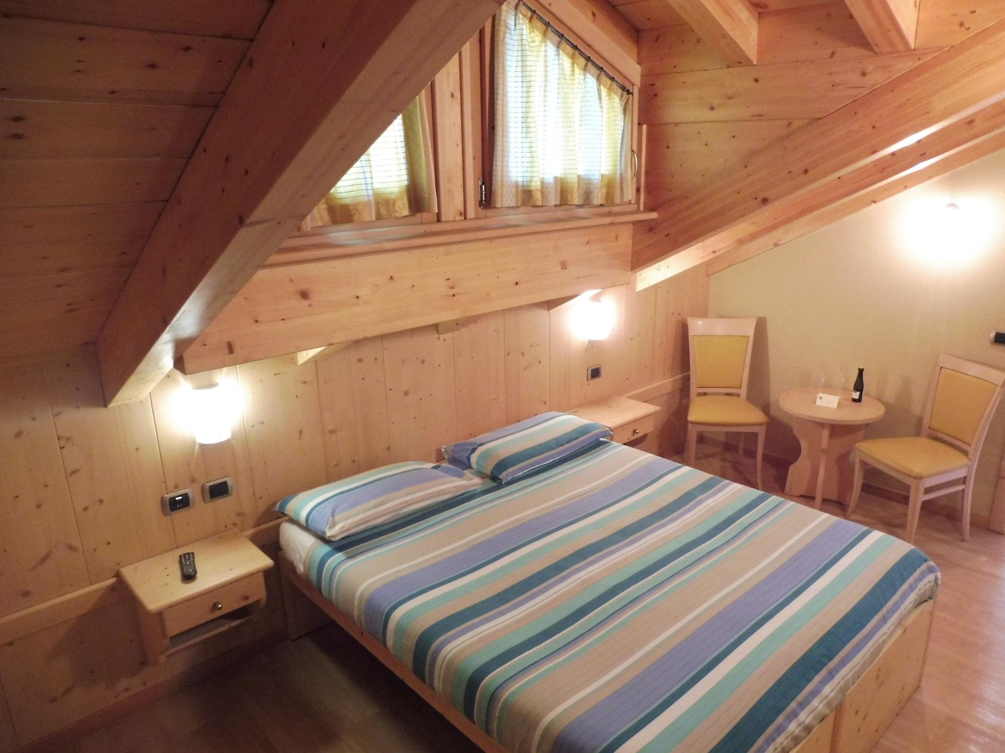 Hotel Valeria リヴィーニョ エクステリア 写真