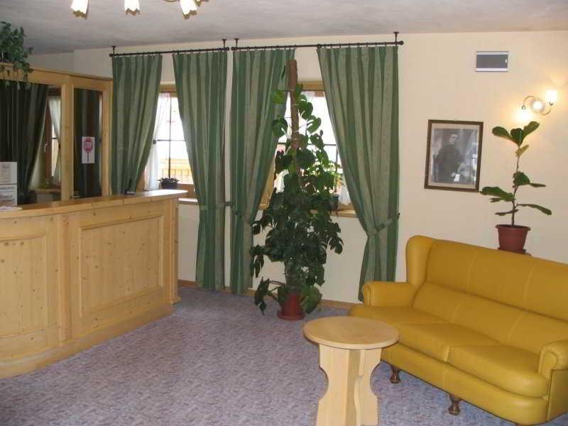 Hotel Valeria リヴィーニョ エクステリア 写真