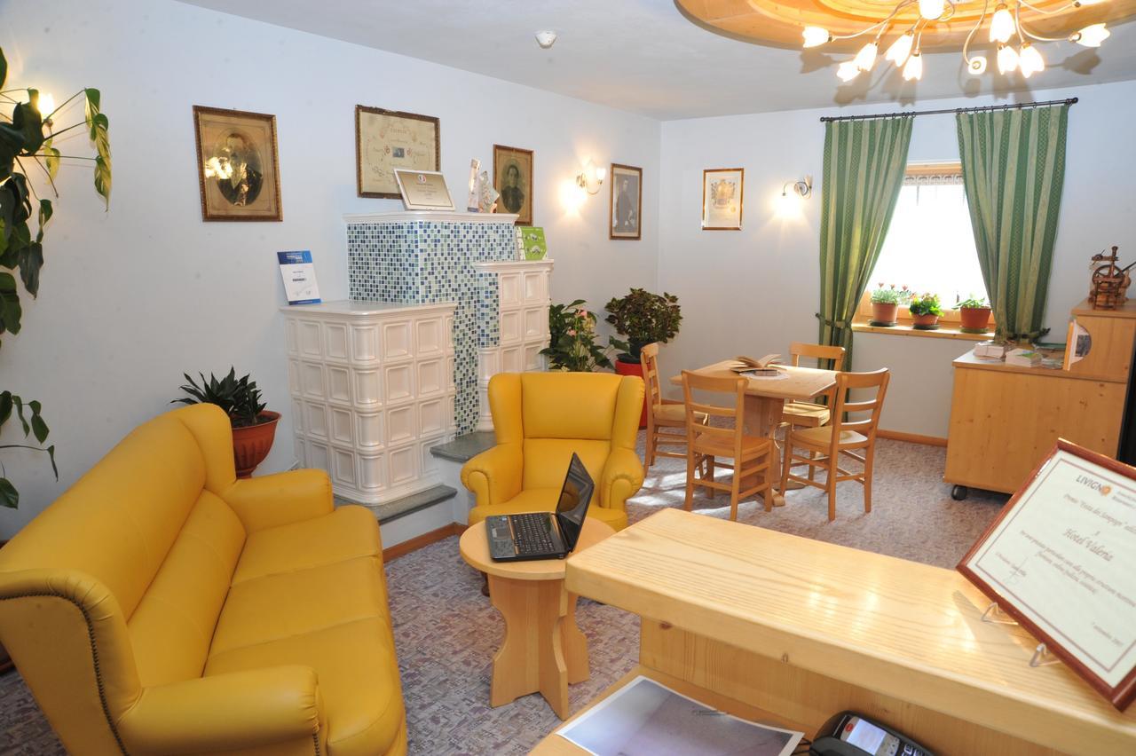 Hotel Valeria リヴィーニョ エクステリア 写真
