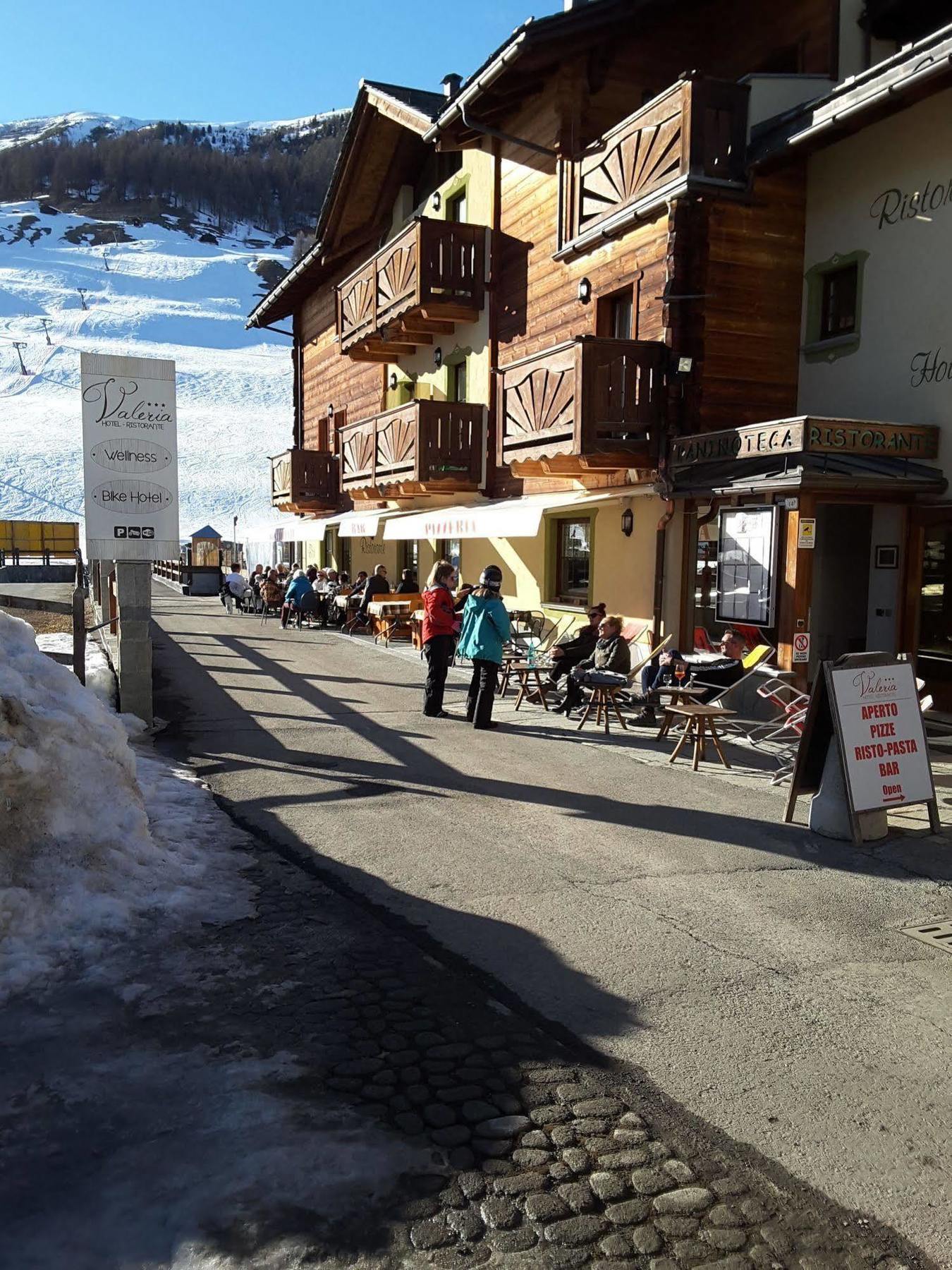 Hotel Valeria リヴィーニョ エクステリア 写真