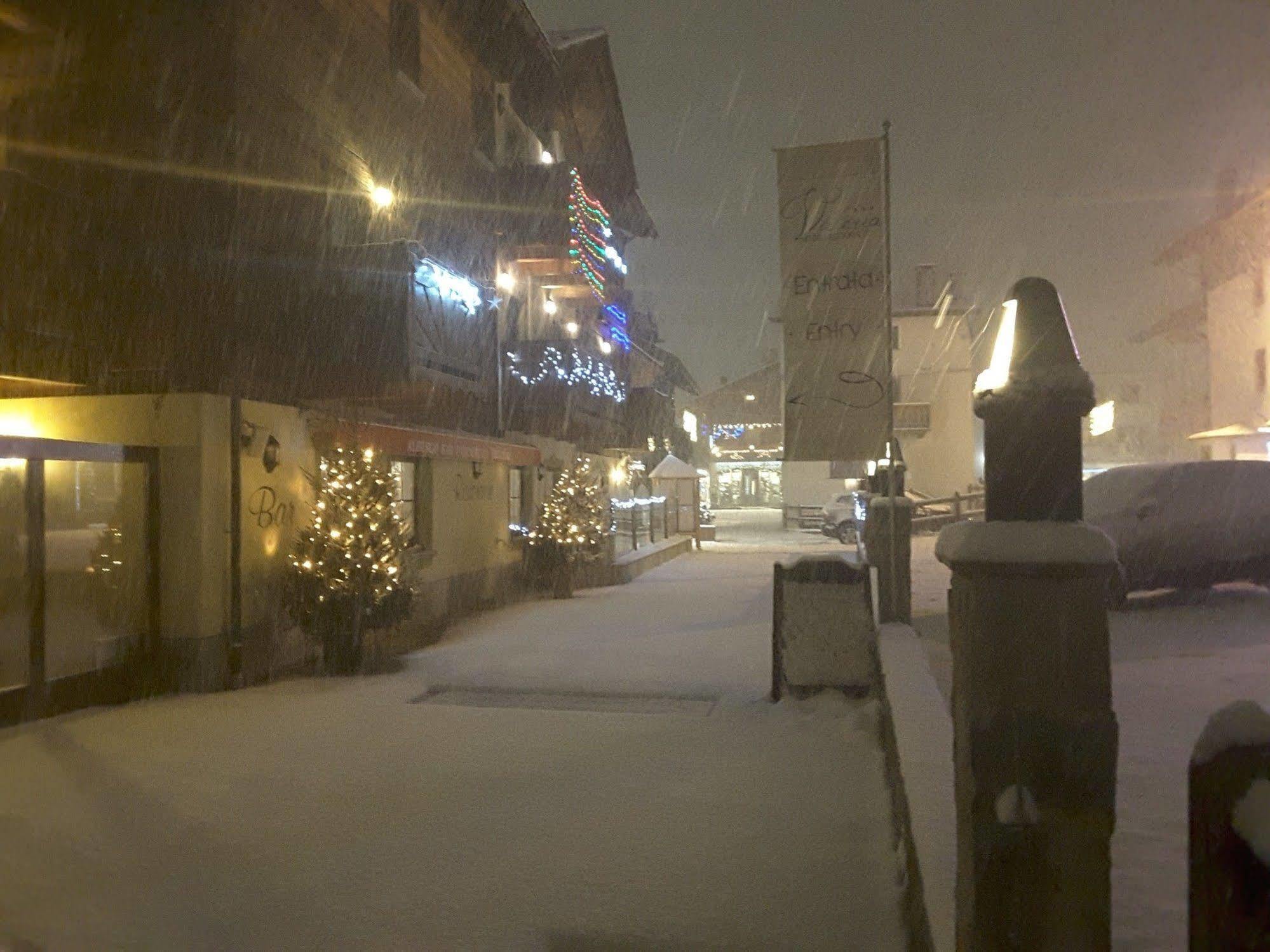 Hotel Valeria リヴィーニョ エクステリア 写真