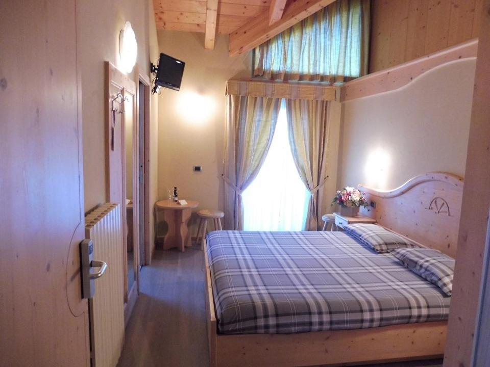 Hotel Valeria リヴィーニョ エクステリア 写真