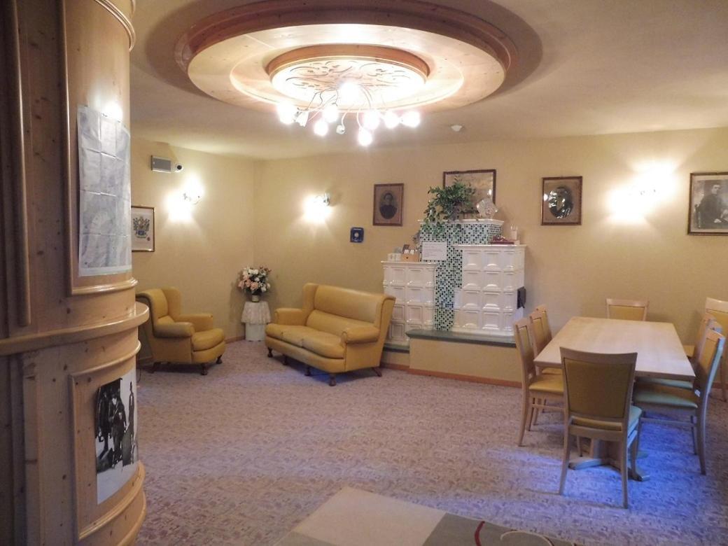 Hotel Valeria リヴィーニョ エクステリア 写真